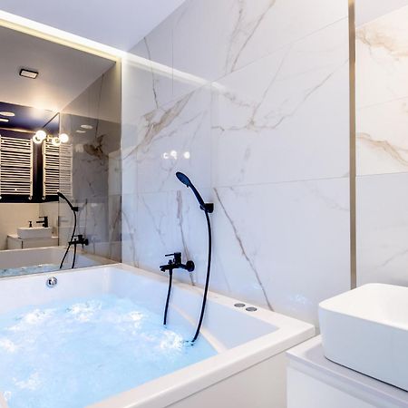 Super-Apartamenty Vip Jacuzzi III Poznań Exterior foto